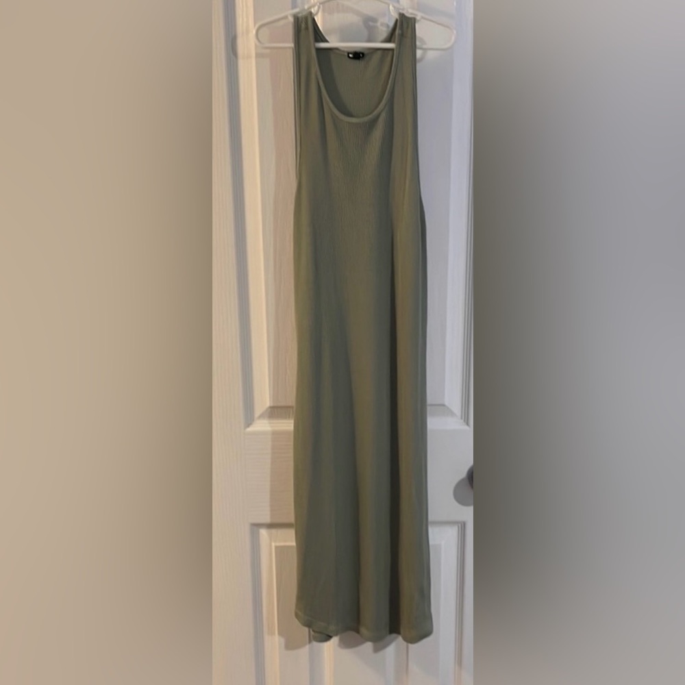 Sage Green Sleeveless Halter Sheath Dress for Casual Occasions